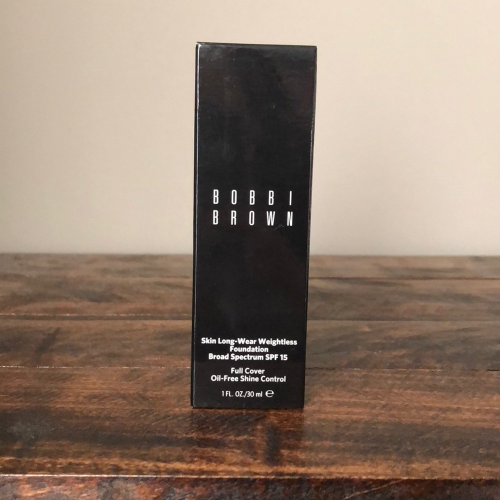 Bobbi Brown Skin Long-Wear Weightless Foundation